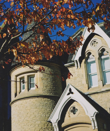 <h2>CLOSE UP OF OLD BANK CHAMBERS, MARKET PLACE</h2><p class='caption'>Copyright Dave Spence</p>